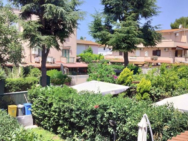 casa indipendente in vendita a Fiumicino in zona Fregene