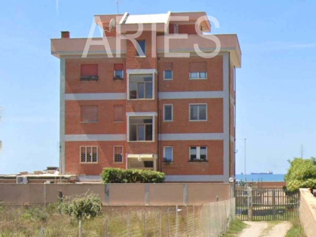 appartamento in vendita a Fiumicino in zona Isola Sacra
