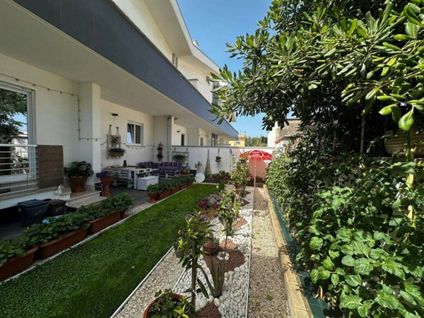 appartamento in vendita a Fiumicino in zona Focene