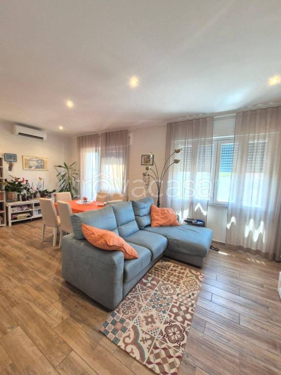 appartamento in vendita a Fiumicino in zona Isola Sacra