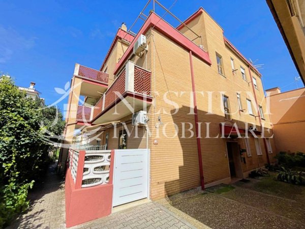 appartamento in vendita a Fiumicino in zona Palidoro