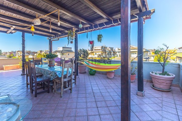 appartamento in vendita a Fiumicino in zona Isola Sacra