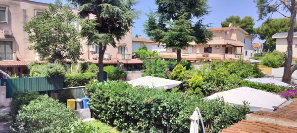 appartamento in vendita a Fiumicino in zona Fregene