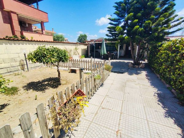 appartamento in vendita a Fiumicino in zona Isola Sacra