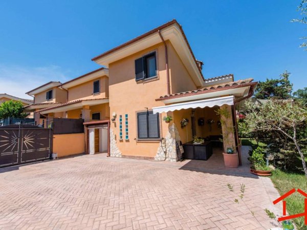 casa indipendente in vendita a Fiumicino in zona Aranova