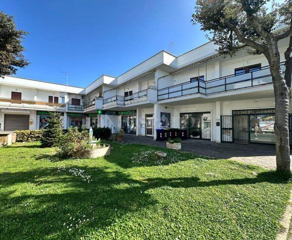 appartamento in vendita a Fiumicino in zona Fregene