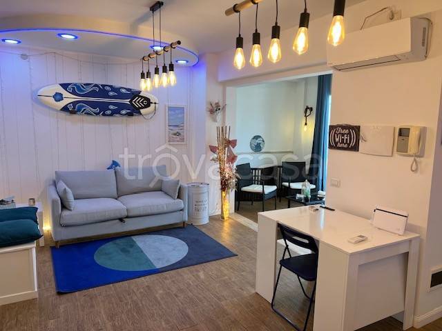 appartamento in vendita a Fiumicino in zona Fregene