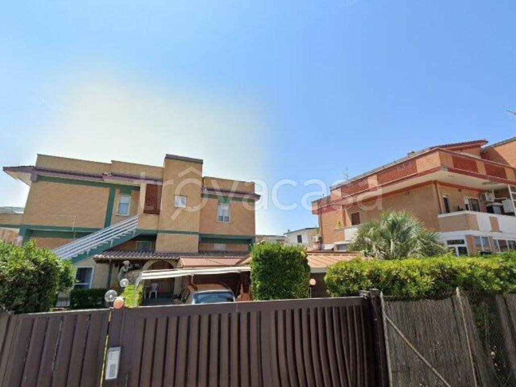 casa indipendente in vendita a Fiumicino