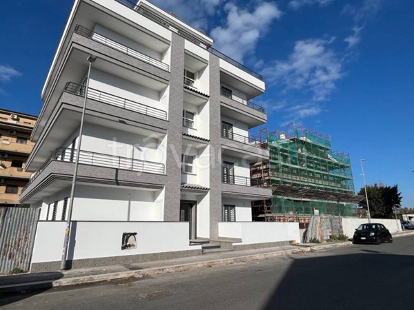 appartamento in vendita a Fiumicino in zona Aeroporto