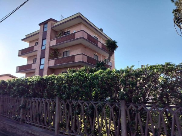 casa indipendente in vendita a Fiumicino in zona Isola Sacra