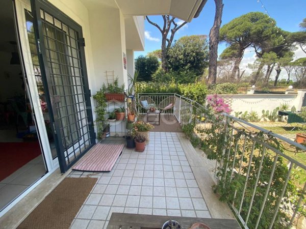 casa indipendente in vendita a Fiumicino in zona Fregene