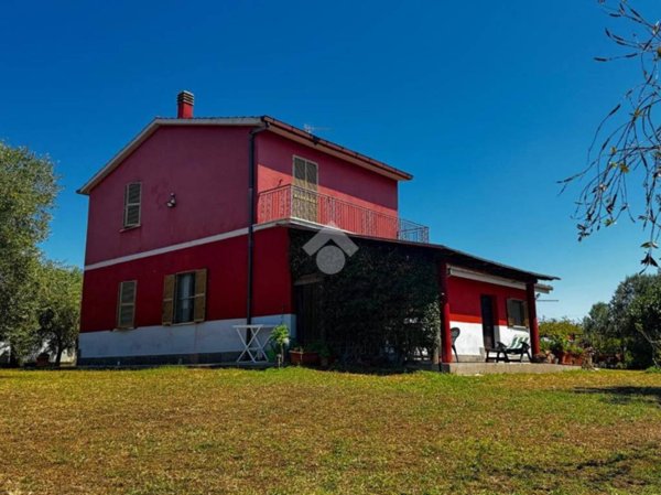 casa indipendente in vendita a Fiumicino in zona Tragliata