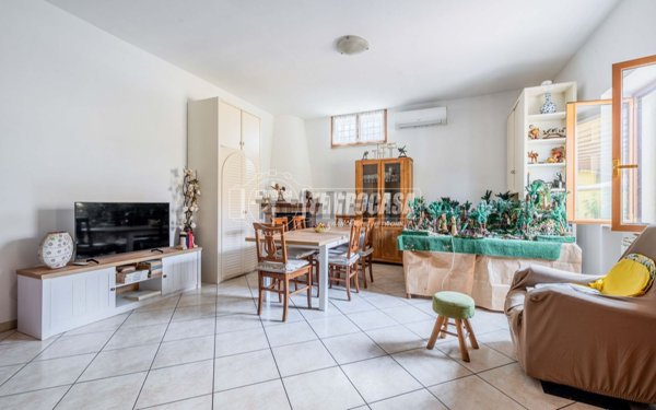 casa indipendente in vendita a Fiumicino in zona Passo Oscuro