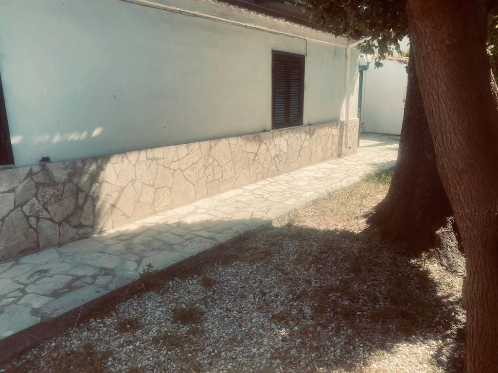 appartamento in vendita a Fiumicino in zona Fregene