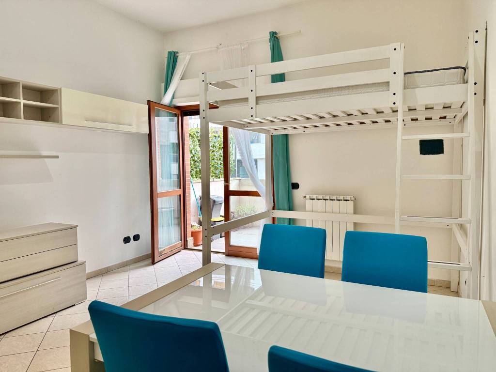 appartamento in vendita a Fiumicino in zona Focene