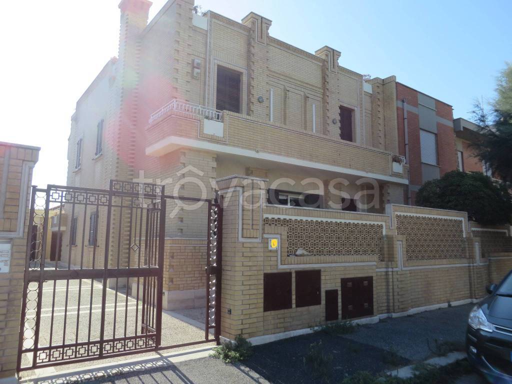 casa indipendente in vendita a Fiumicino