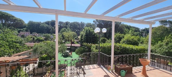 casa indipendente in vendita a Fiumicino