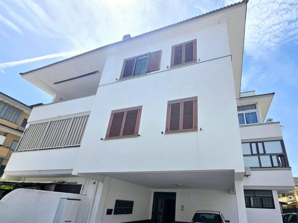 appartamento in vendita a Fiumicino in zona Isola Sacra