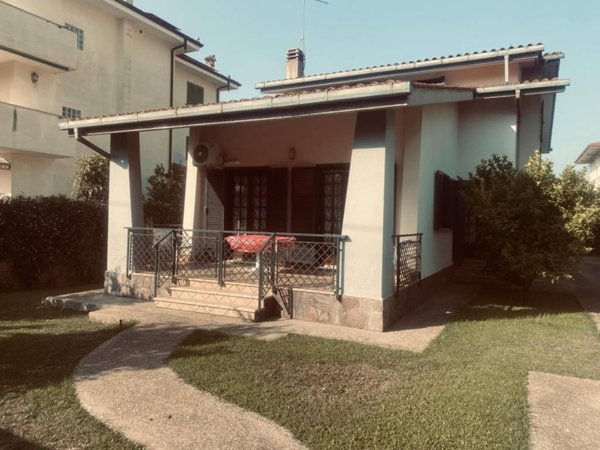 appartamento in vendita a Fiumicino in zona Fregene