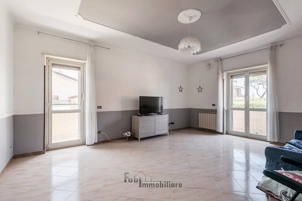 appartamento in vendita a Fiumicino in zona Isola Sacra