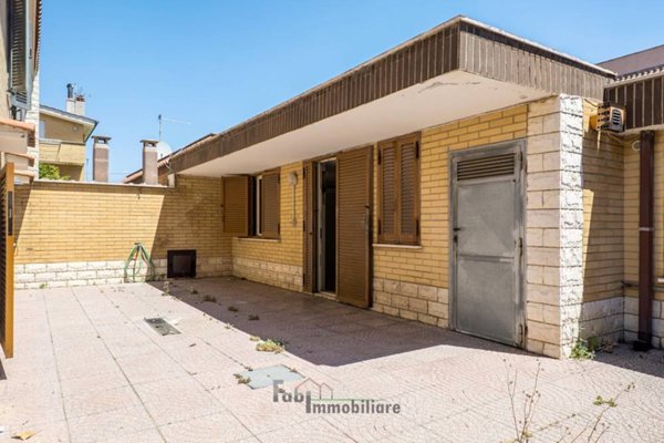 appartamento in vendita a Fiumicino in zona Isola Sacra