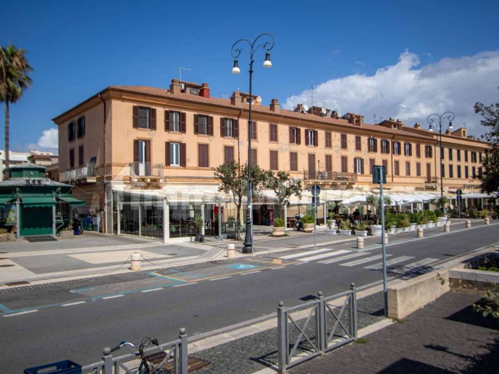 appartamento in vendita a Fiumicino in zona Isola Sacra