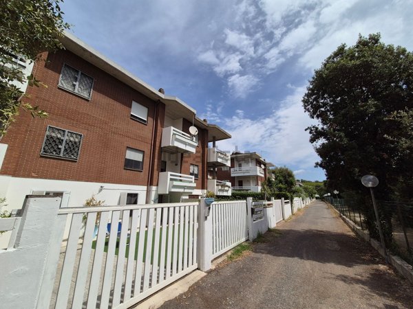 casa indipendente in vendita a Fiumicino in zona Fregene