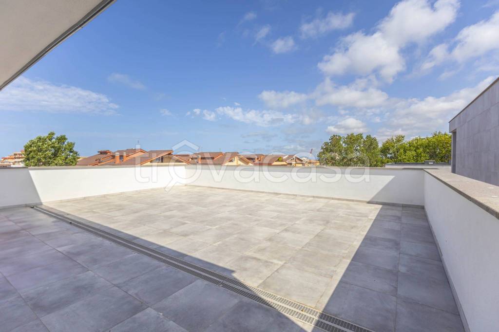 appartamento in vendita a Fiumicino in zona Isola Sacra