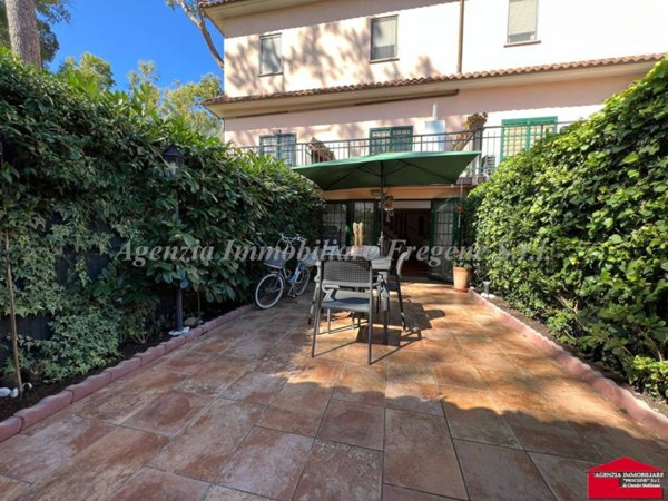 casa indipendente in vendita a Fiumicino in zona Fregene