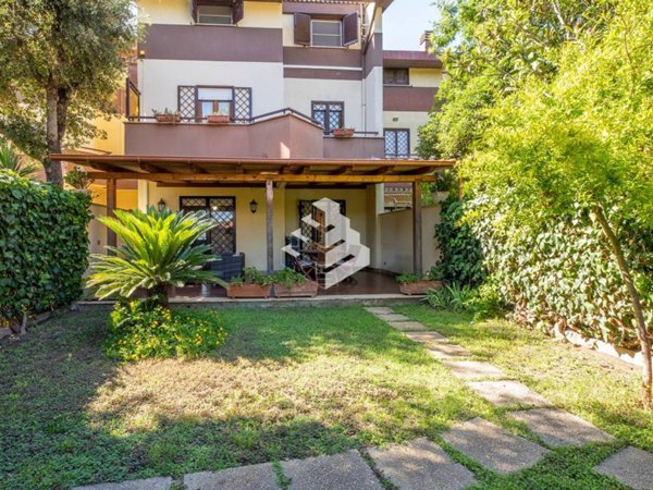 casa indipendente in vendita a Fiumicino in zona Fregene