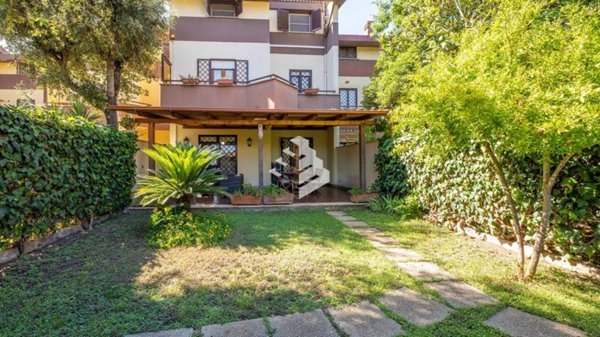 casa indipendente in vendita a Fiumicino in zona Fregene