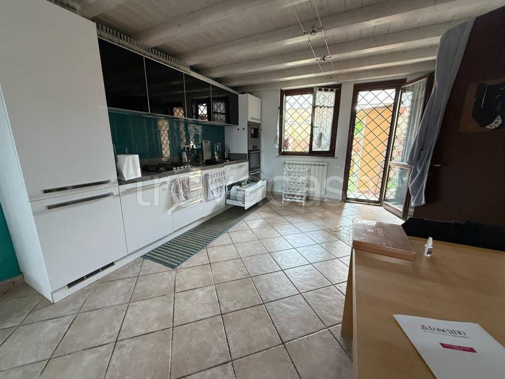 casa indipendente in vendita a Fiumicino in zona Isola Sacra