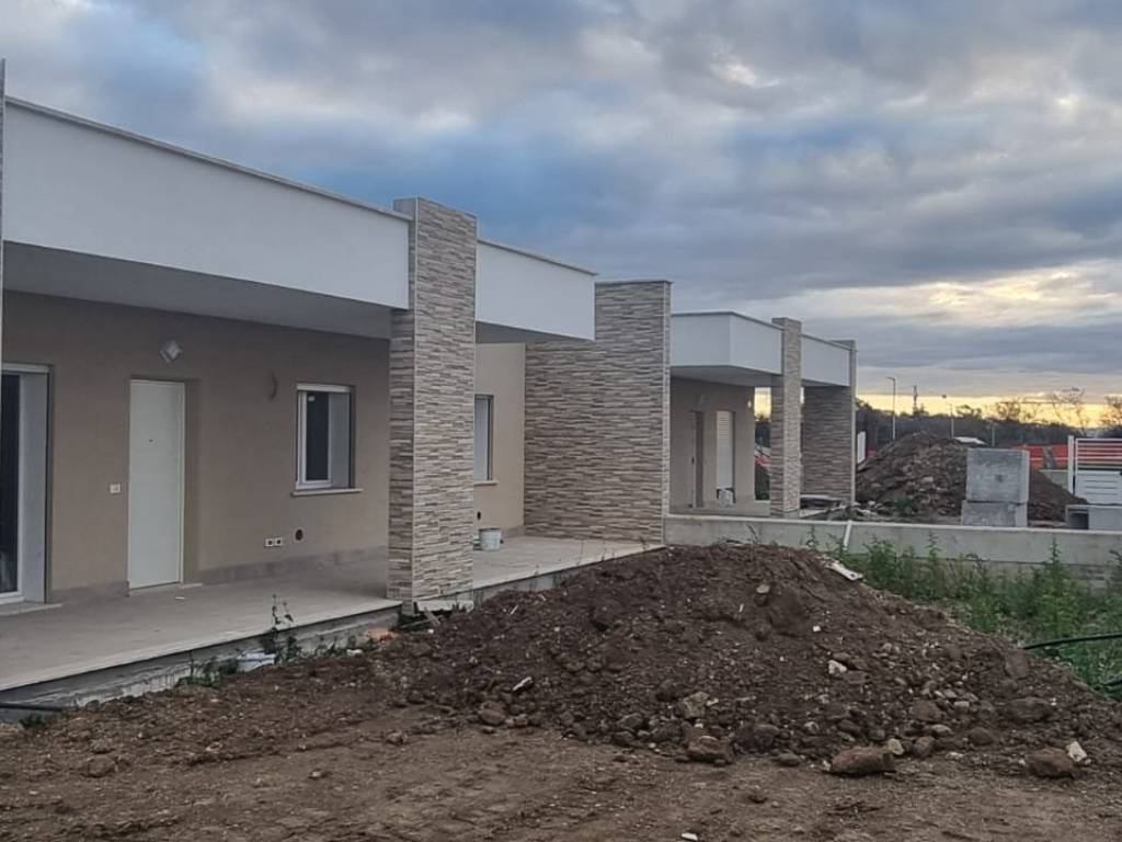 casa indipendente in vendita a Fiumicino in zona Aranova