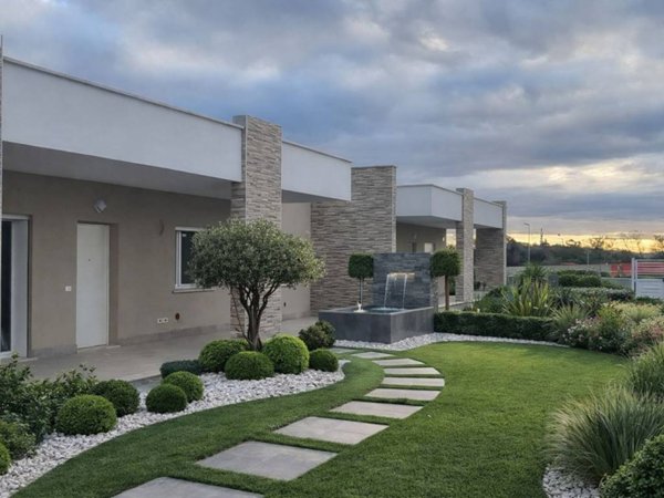casa indipendente in vendita a Fiumicino in zona Aranova