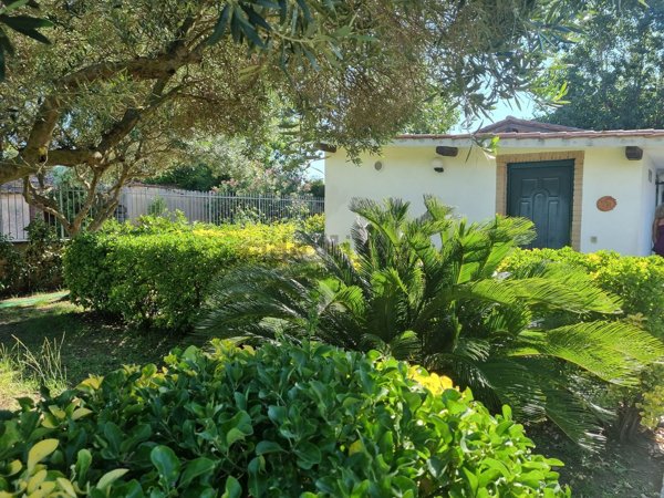 casa indipendente in vendita a Fiumicino