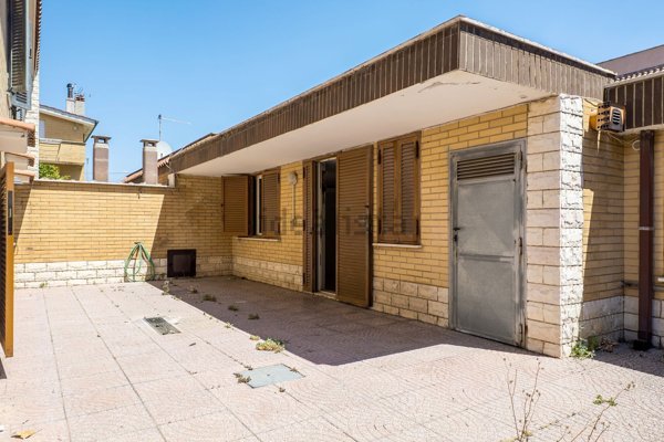 appartamento in vendita a Fiumicino in zona Isola Sacra