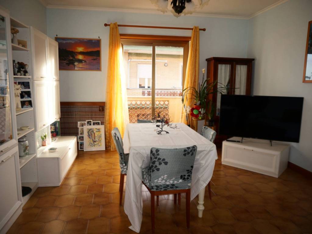 appartamento in vendita a Fiumicino in zona Isola Sacra