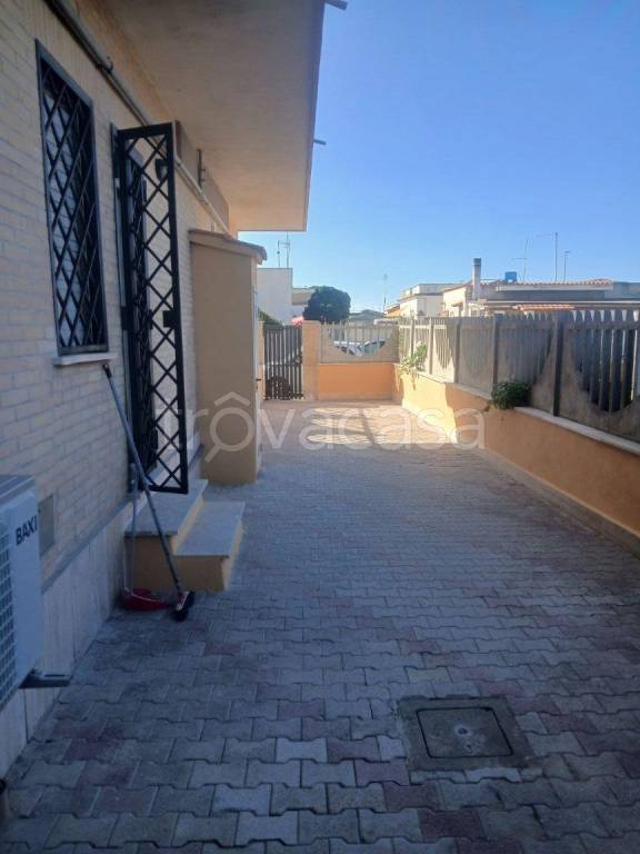 appartamento in vendita a Fiumicino in zona Passo Oscuro