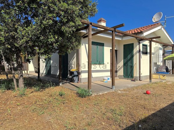 appartamento in vendita a Fiumicino in zona Isola Sacra