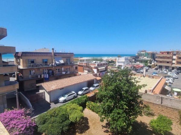 appartamento in vendita a Fiumicino in zona Passo Oscuro