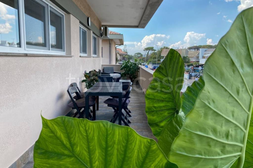 appartamento in vendita a Fiumicino in zona Fregene