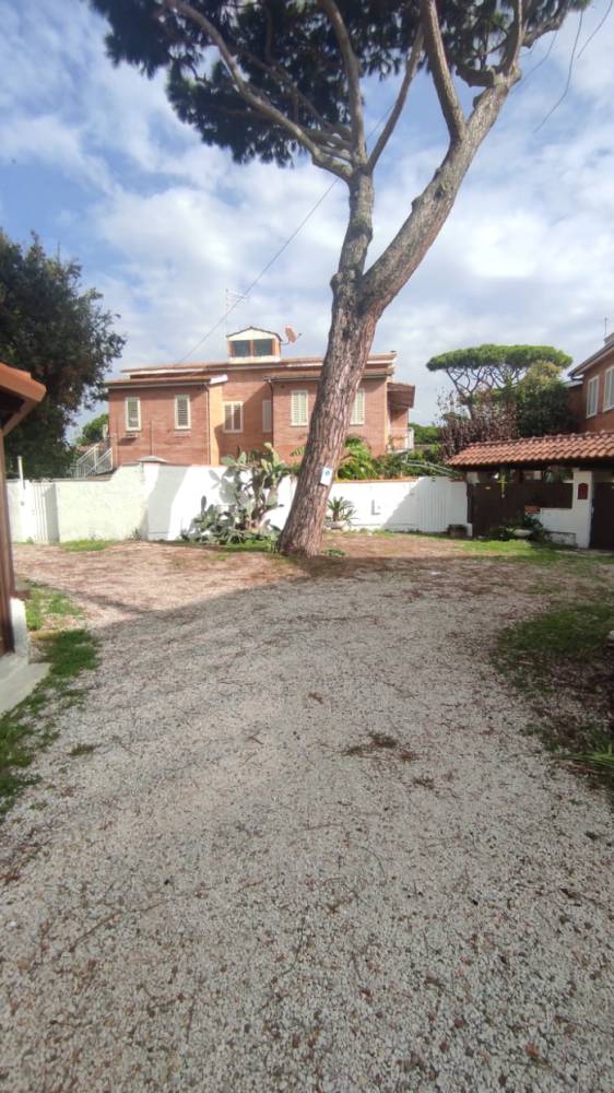 appartamento in vendita a Fiumicino in zona Fregene