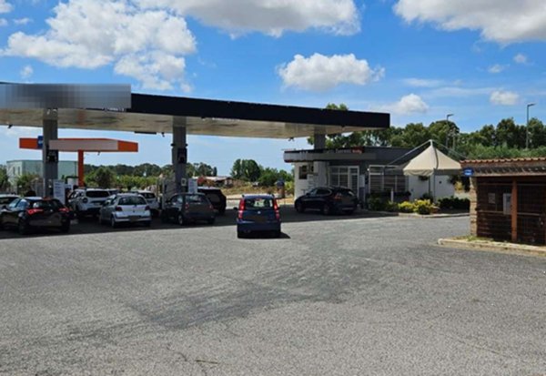 negozio in vendita a Fiumicino in zona Maccarese