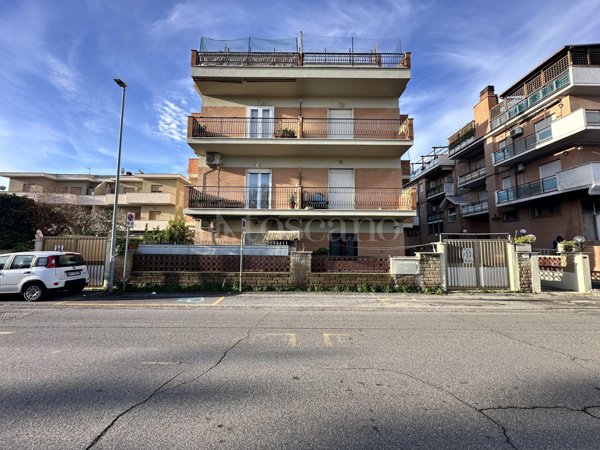 appartamento in vendita a Fiumicino in zona Passo Oscuro