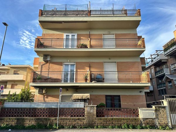 appartamento in vendita a Fiumicino in zona Passo Oscuro
