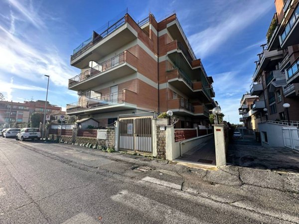 appartamento in vendita a Fiumicino in zona Passo Oscuro