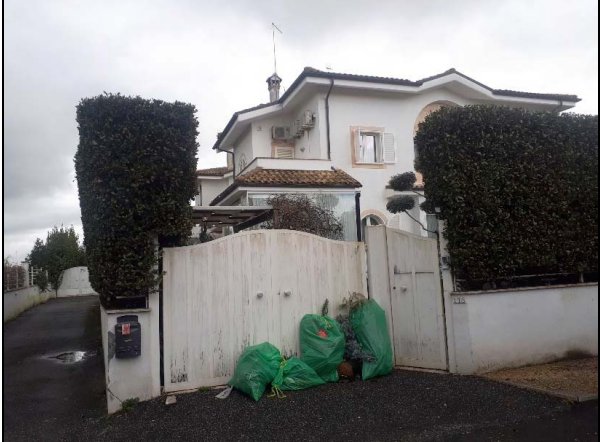casa indipendente in vendita a Fiumicino in zona Fregene