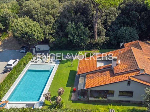 casa indipendente in vendita a Fiumicino in zona Fregene