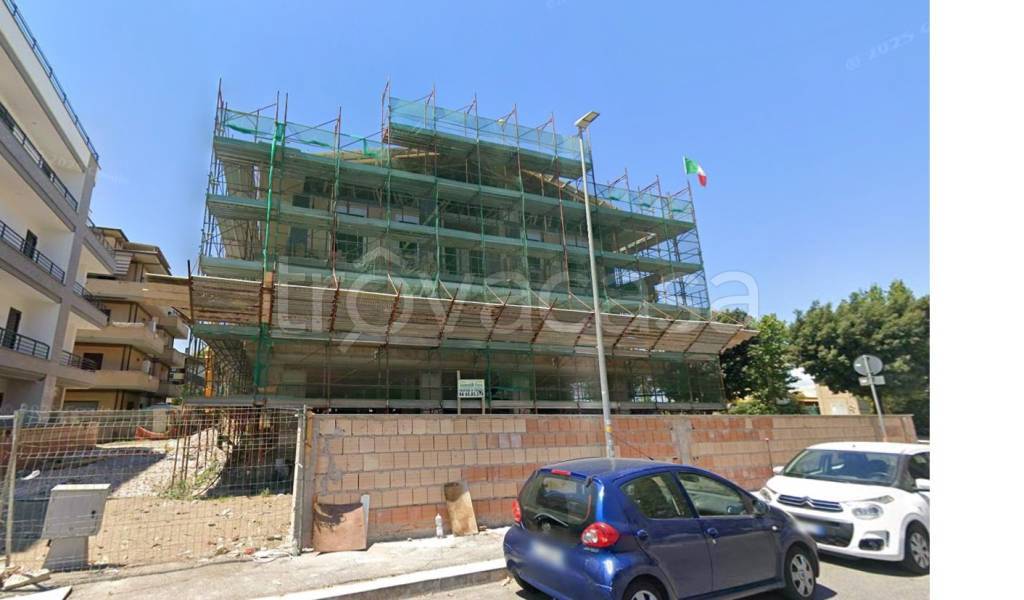 appartamento in vendita a Fiumicino in zona Aeroporto 