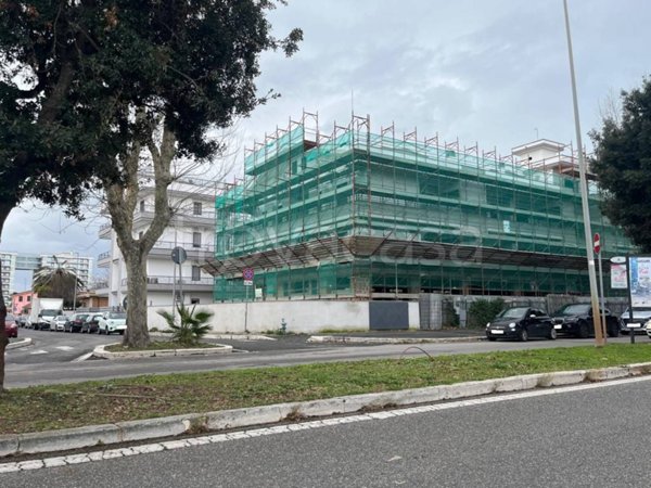 appartamento in vendita a Fiumicino in zona Aeroporto 